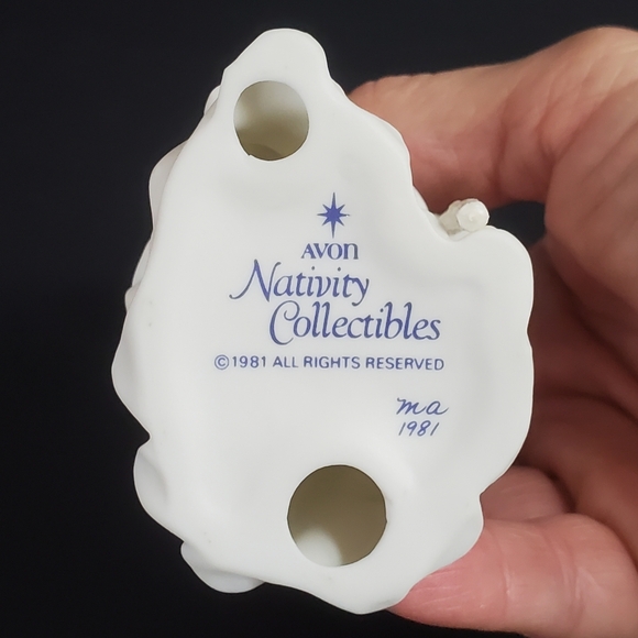 Avon Nativity Collectible Holy Family White Porcelain Christmas 1981 Boxed Set - Picture 8 of 13